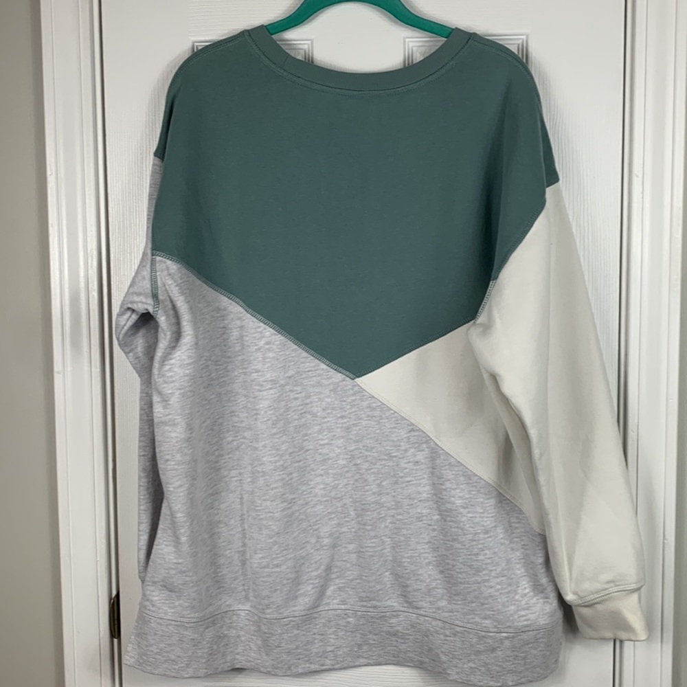 Green Tea Tru colored long sleeved sweatshirt size XL. Green/grey/white - Picture 7 of 7